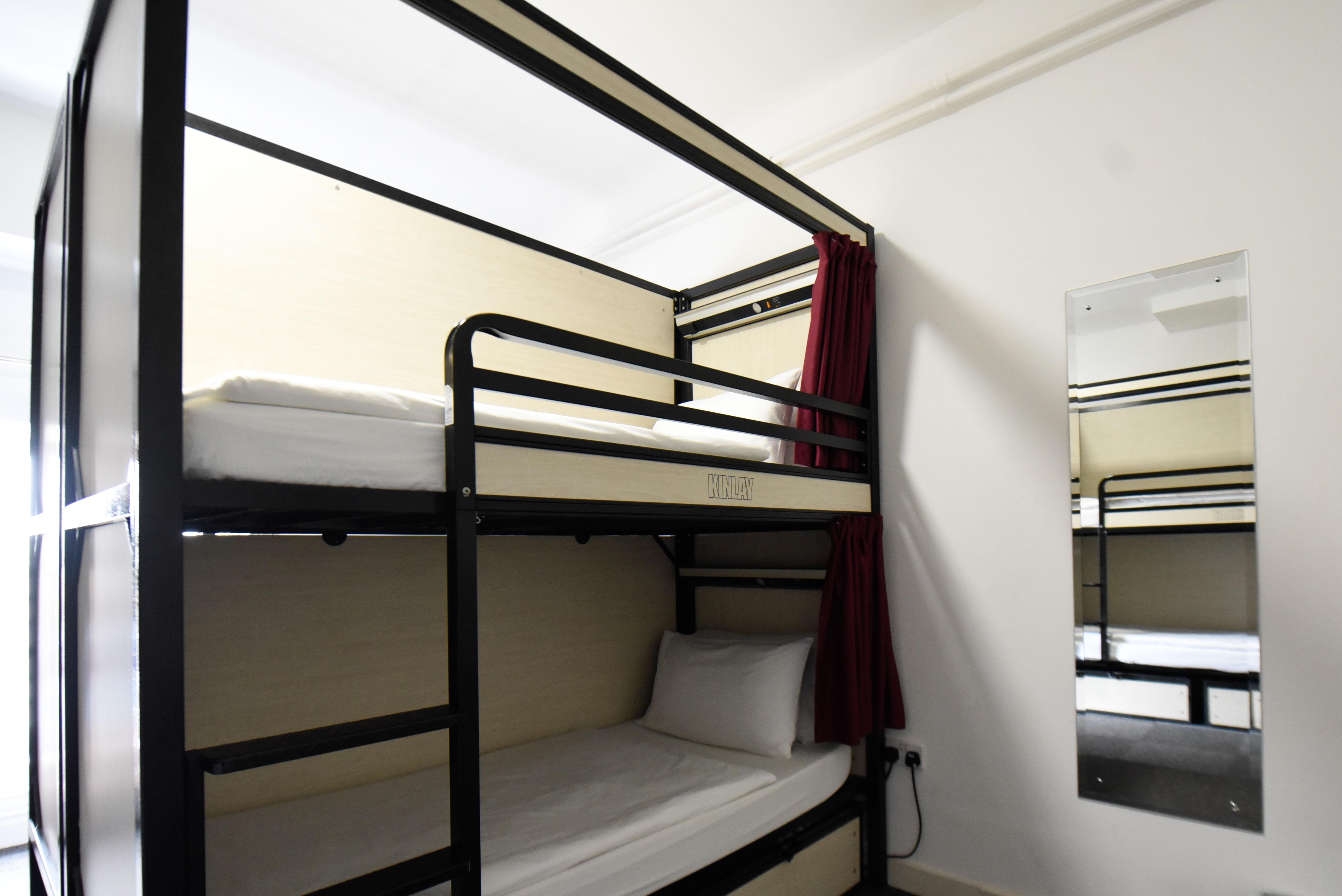 Kinlay Eyre Square Hostel *