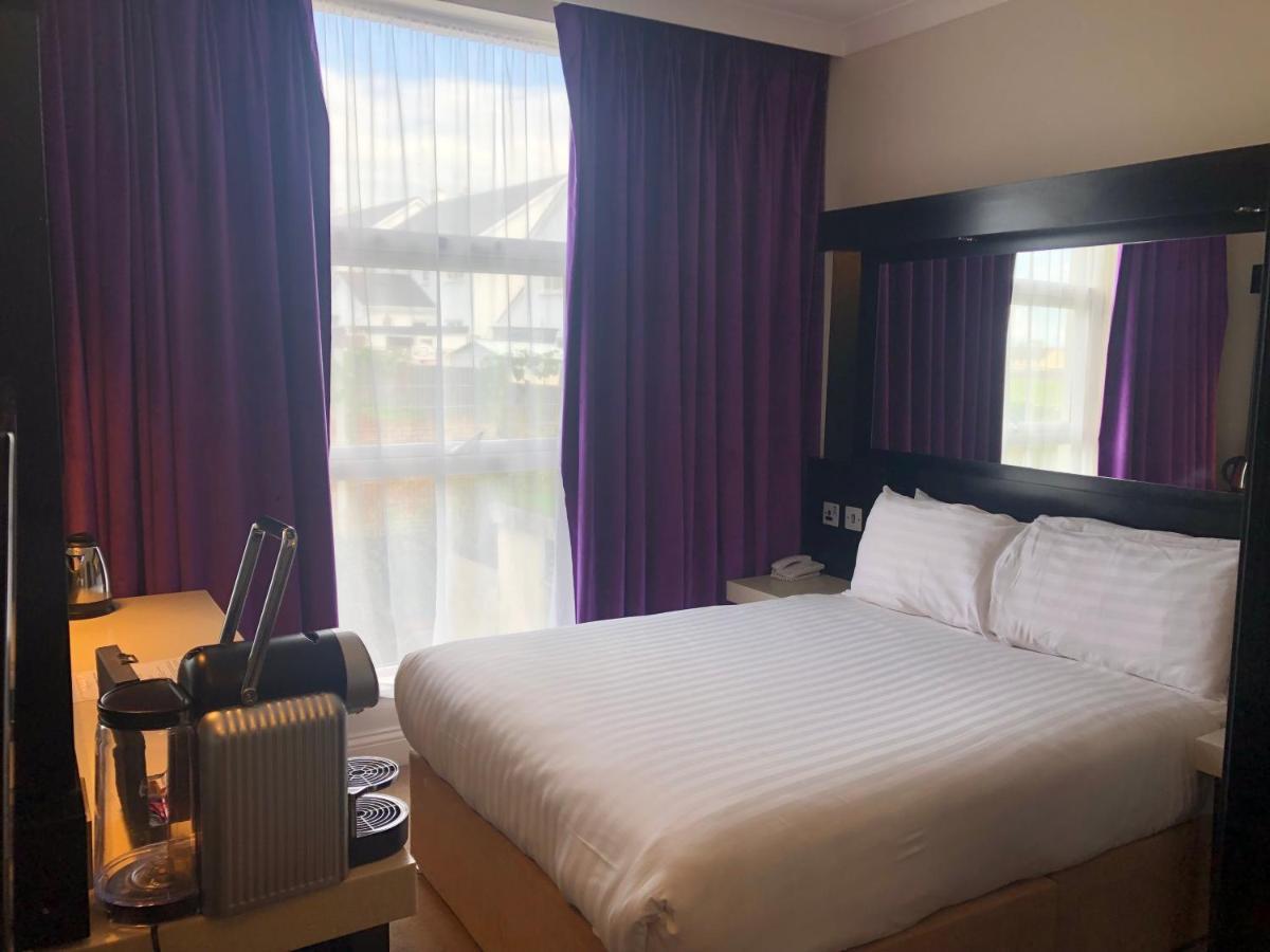 Flannery's Hotel 3*
