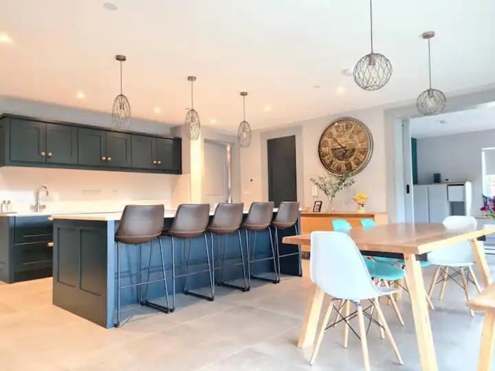 Exquisite Luxury - Sleeps 10 Villa *