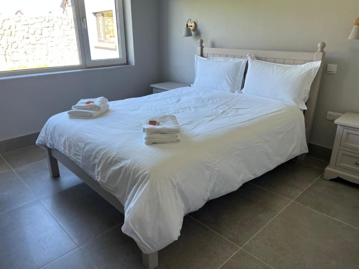 Exquisite Luxury - Sleeps 10 * Galway