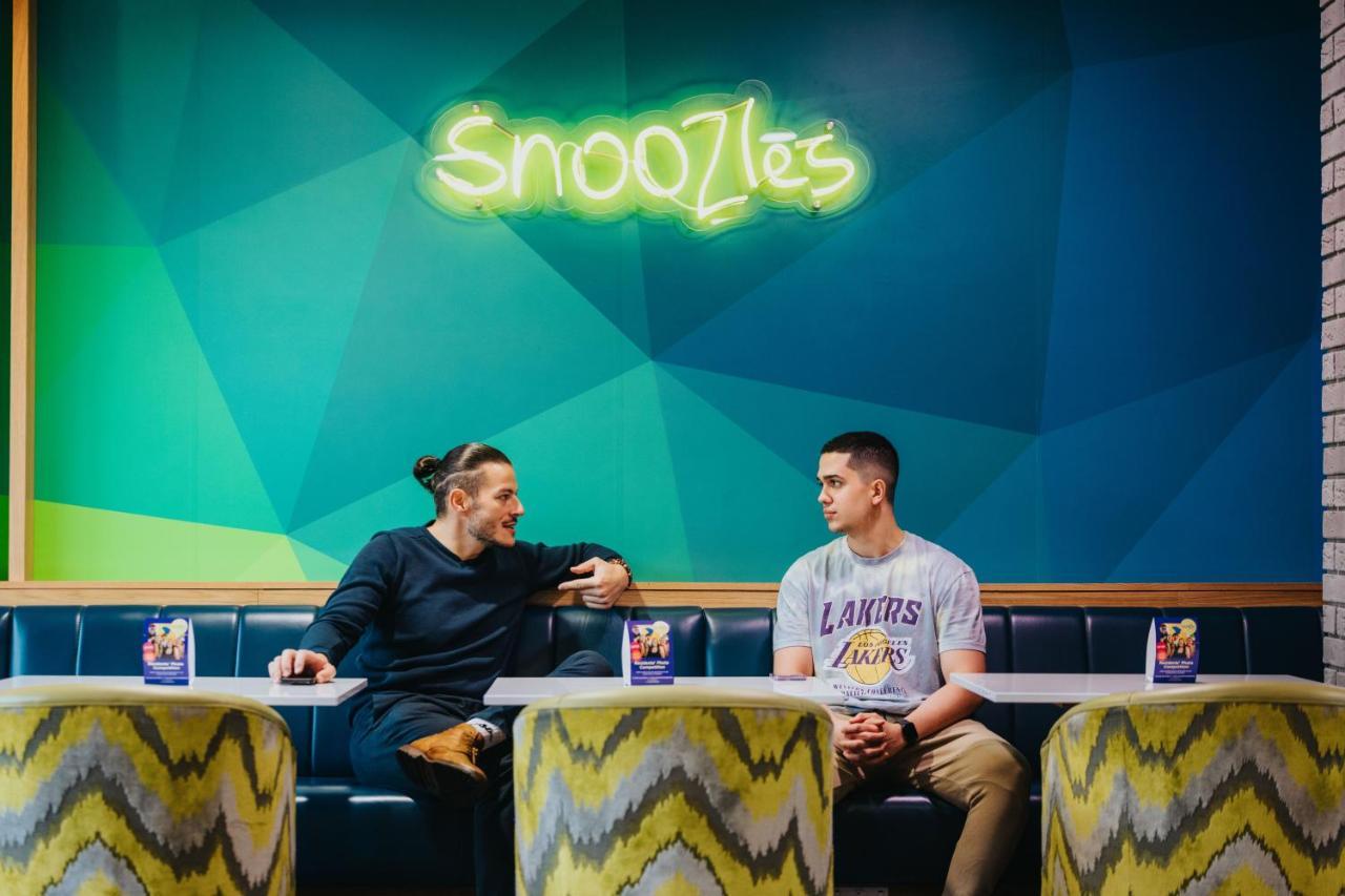 Hostel Snoozles Centre