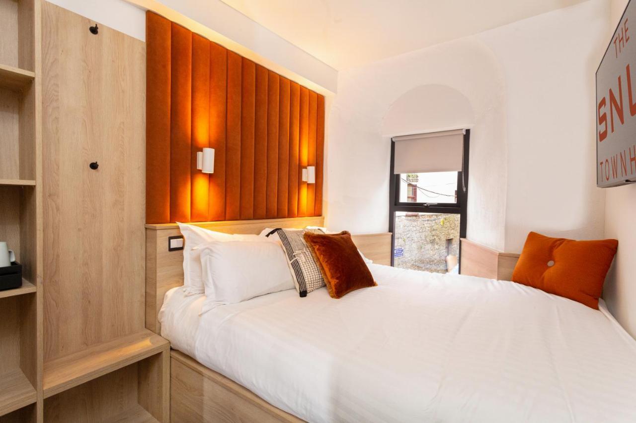 The Snug Townhouse 3*