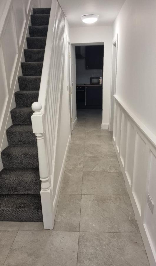 3 Eyre Square Lane Apartment *