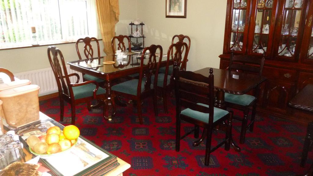 Lawndale House Bed & Breakfast