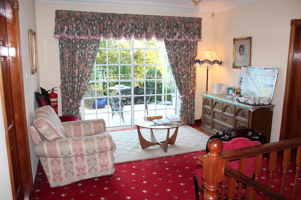 Bohola House Bed & Breakfast *