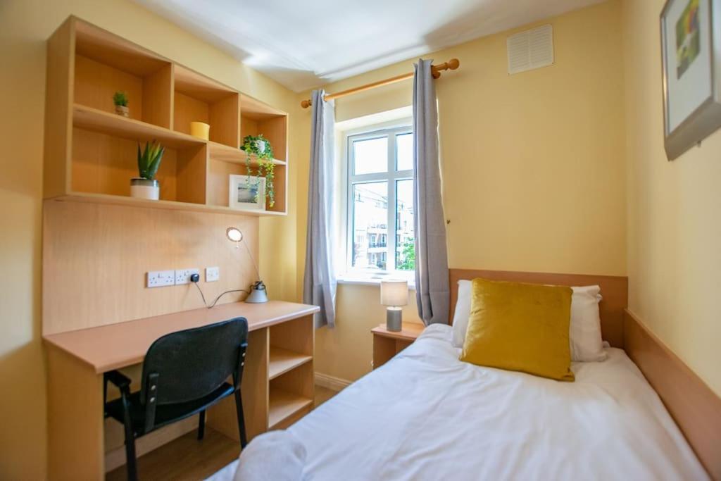 103 - The Townhouse At Gort Na Coiribe By Shortstays Holiday home *