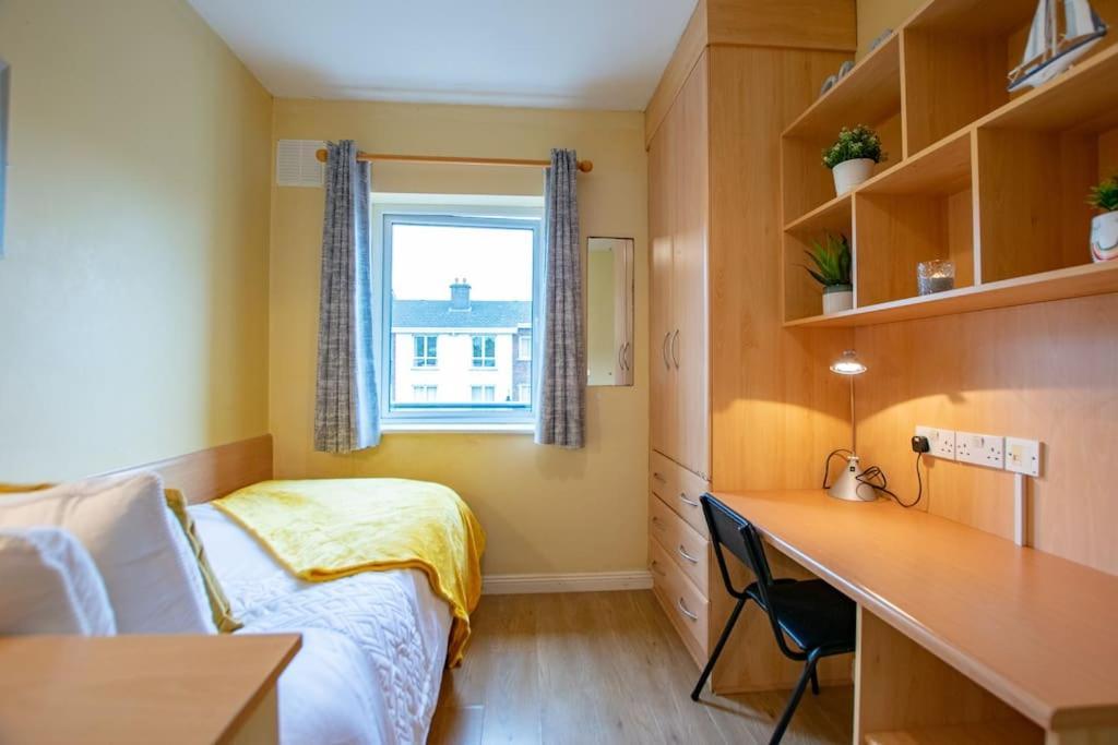 18 - Superb Duplex By Shortstays Holiday home *