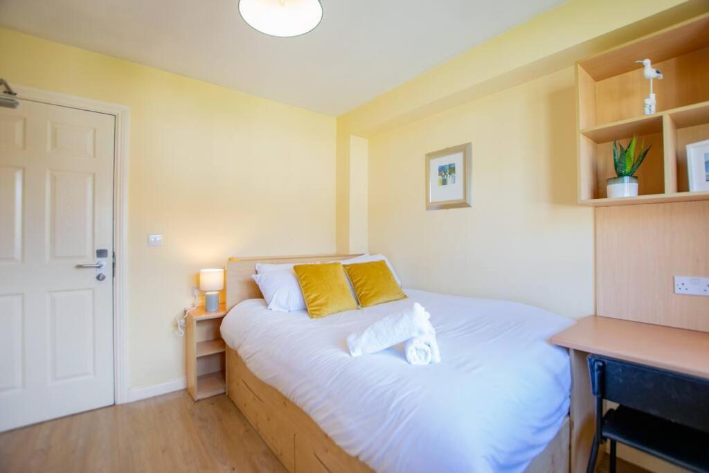107 - Spacious Townhouse By Shortstays Holiday home
