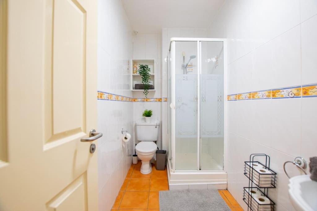 90 - Roomy Townhouse By Shortstays Holiday home *