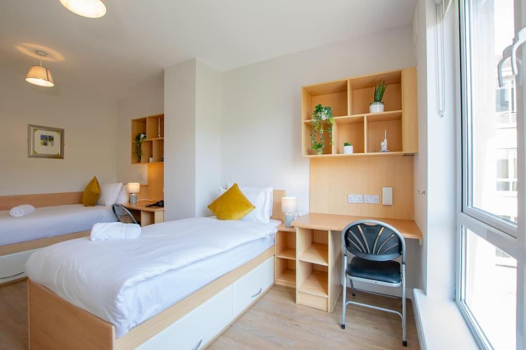 90 - Roomy Townhouse By Shortstays Holiday home Galway