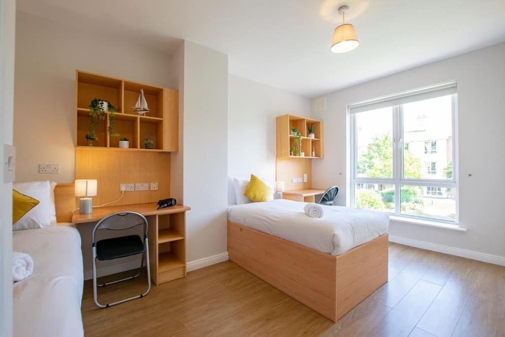 90 - Roomy Townhouse By Shortstays * Galway