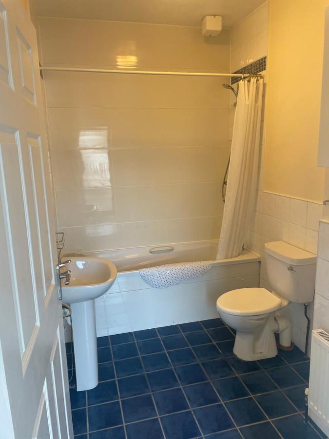 Ground Floor One Bedroom Apartment *