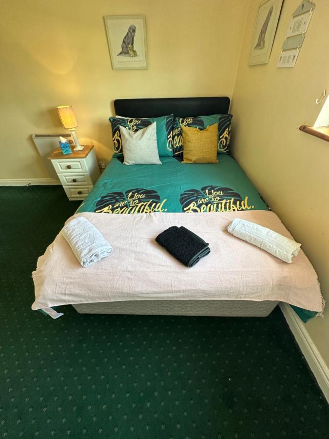Edwards Cosy Galway