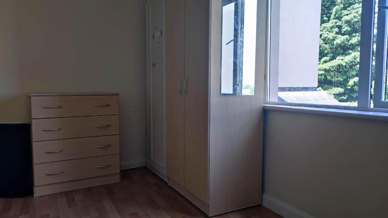 Homestay Budget-friendly Self-serve Lodging *