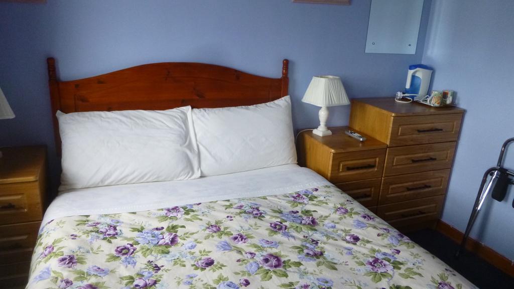 Lawndale House Bed & Breakfast