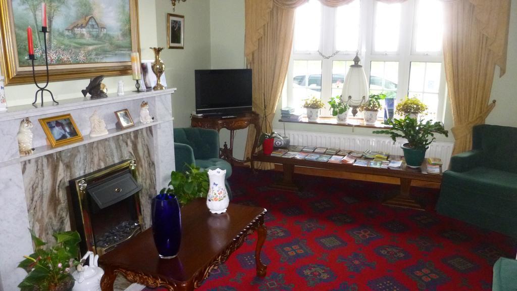 Lawndale House Bed & Breakfast
