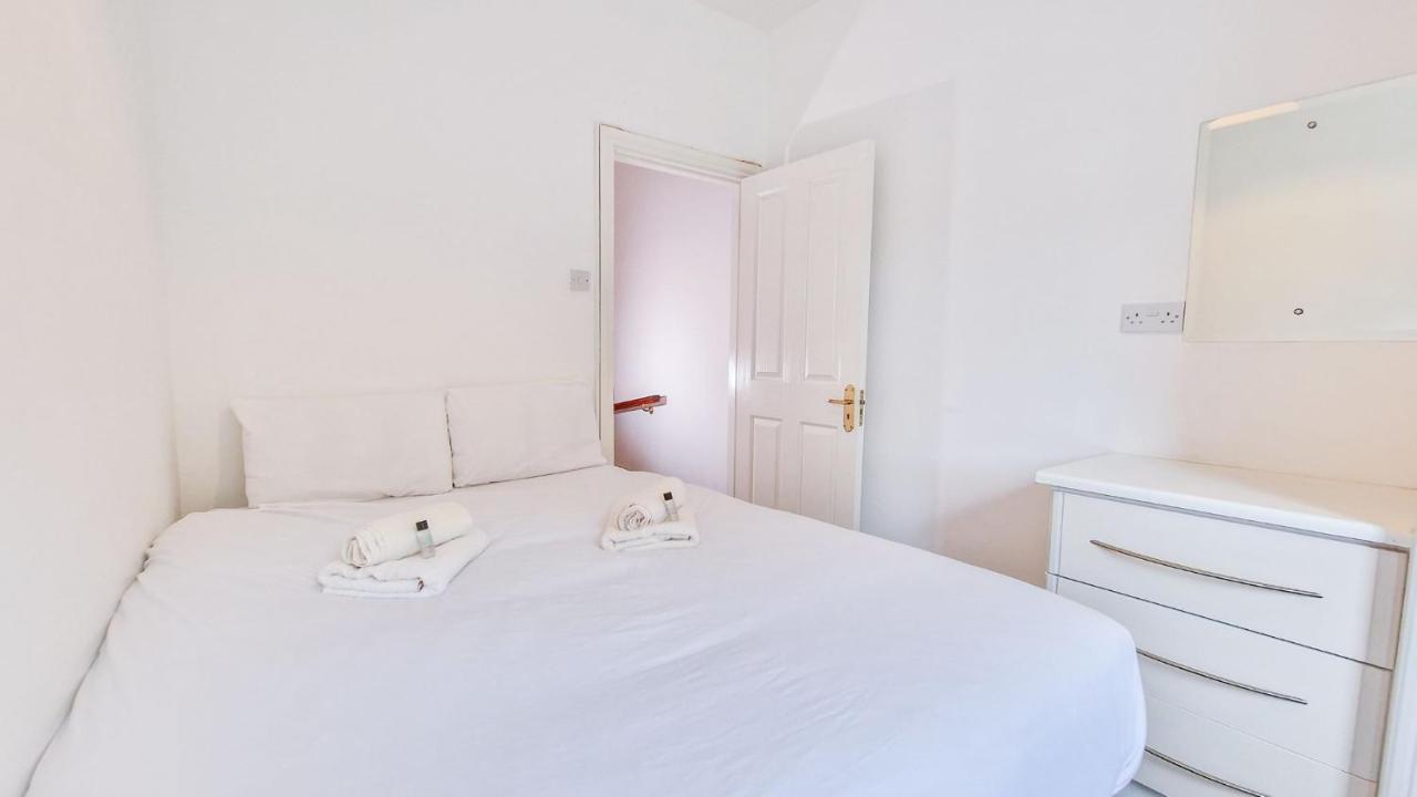Apartment Stylish 3 Bedroom House Galway