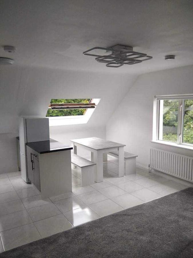 Lakeview House Apartment *