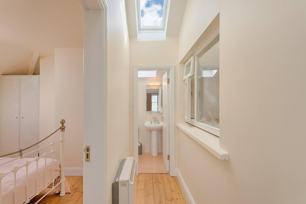 Center-3 Min Walk To Town Square * Galway