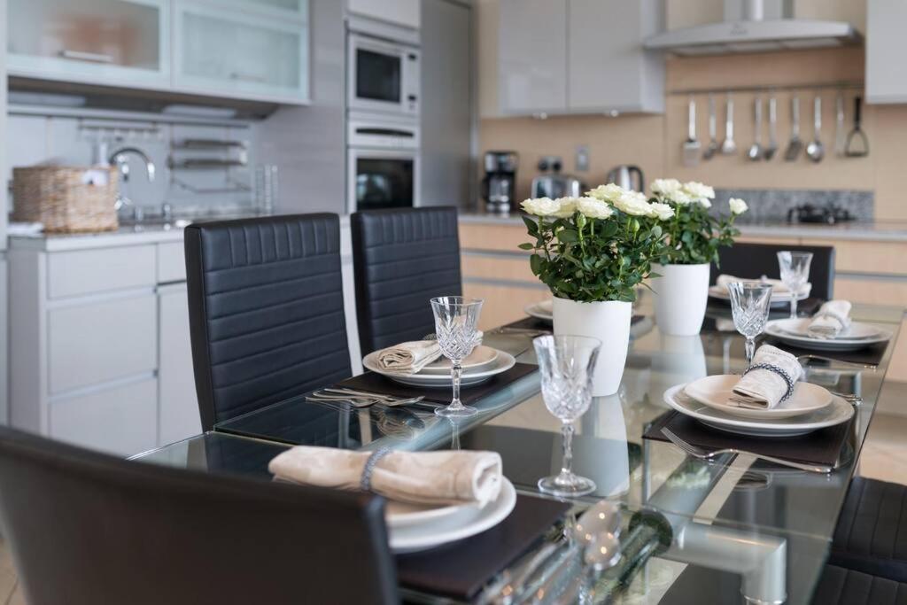 Luxury Center Penthouse - Location *