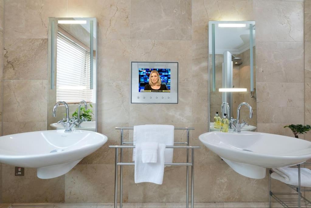 Luxury Center Penthouse - Location Apartment *