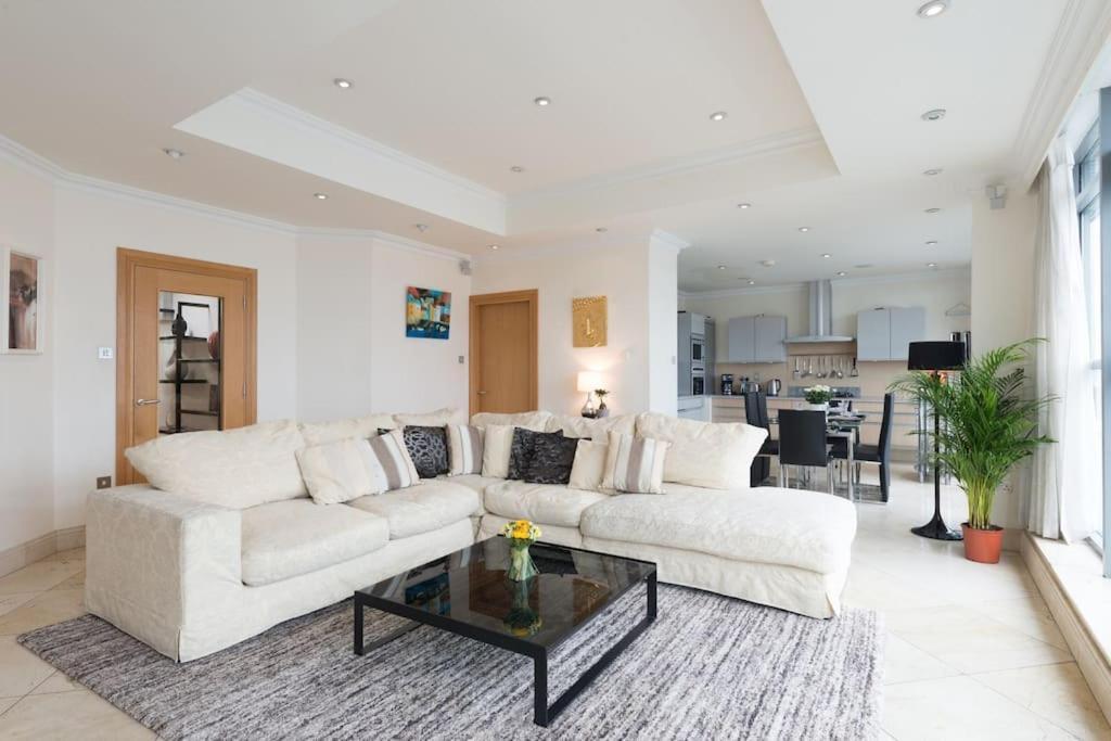 Luxury Center Penthouse - Location Apartment *