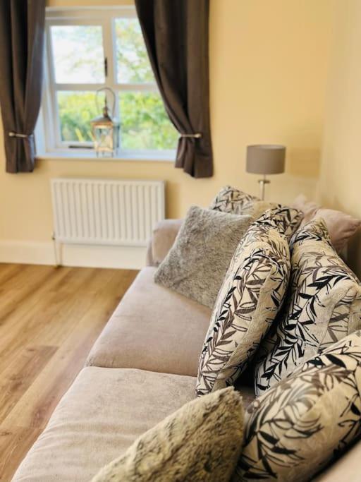 Hillcrest Lodge, Private On Lough Corrib, Oughterard Apartment