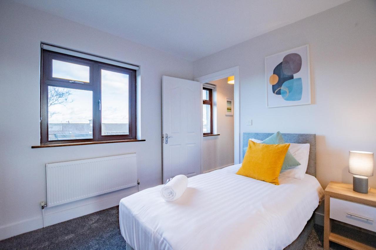 Centre House With Parking * Galway