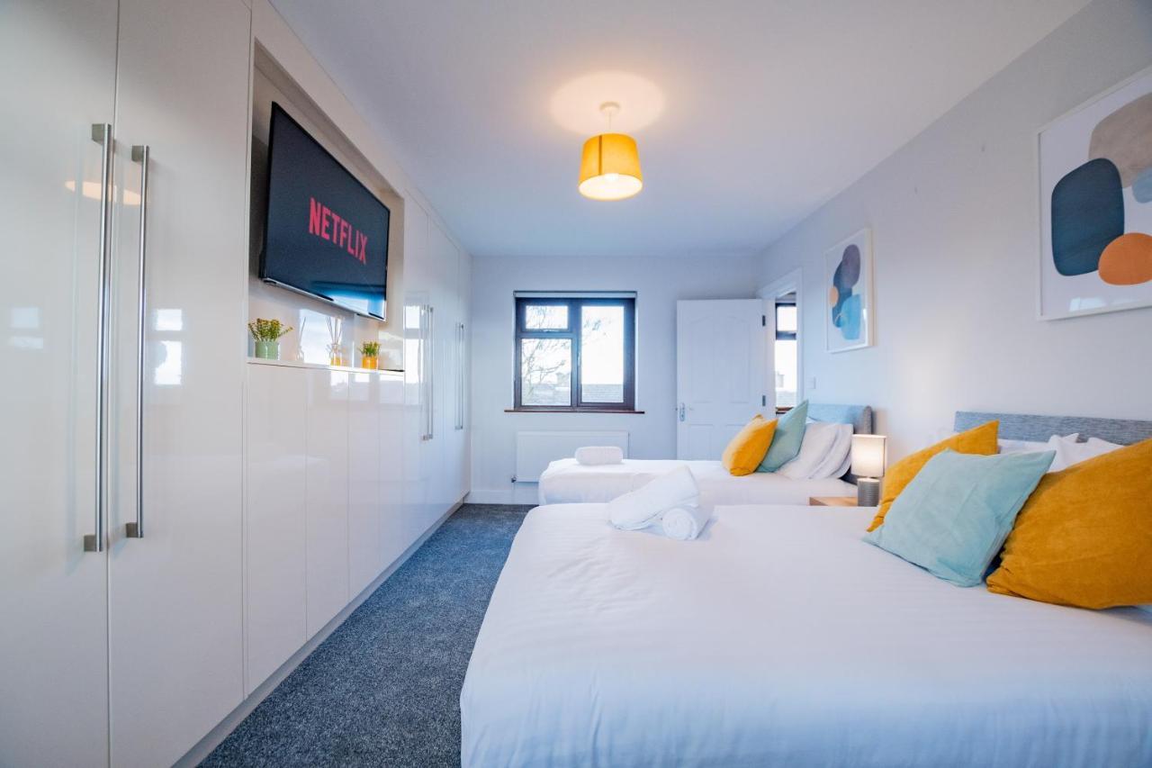 Centre House With Parking Holiday home *