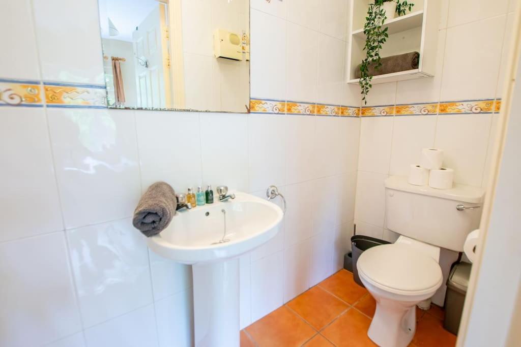 Holiday home 122 - Large Duplex With Parking By Shortstays Galway