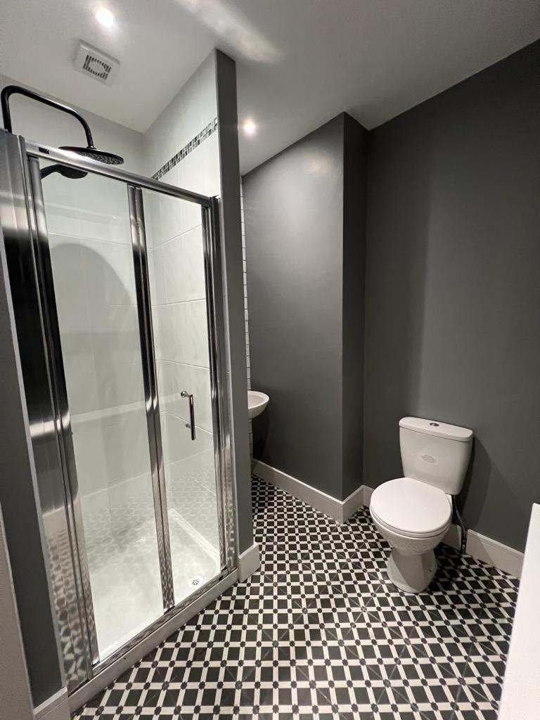 Twelve - Boutique -galway Centre -6 Bed En-suite - Free Parking * Galway