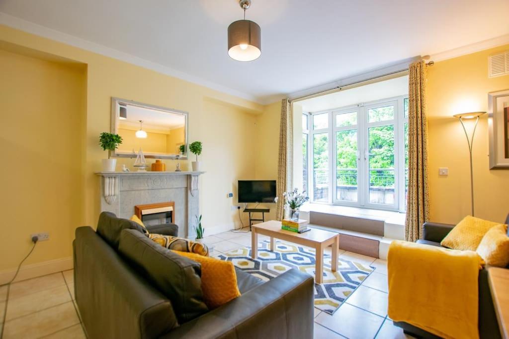 122 - Large Duplex With Parking By Shortstays *