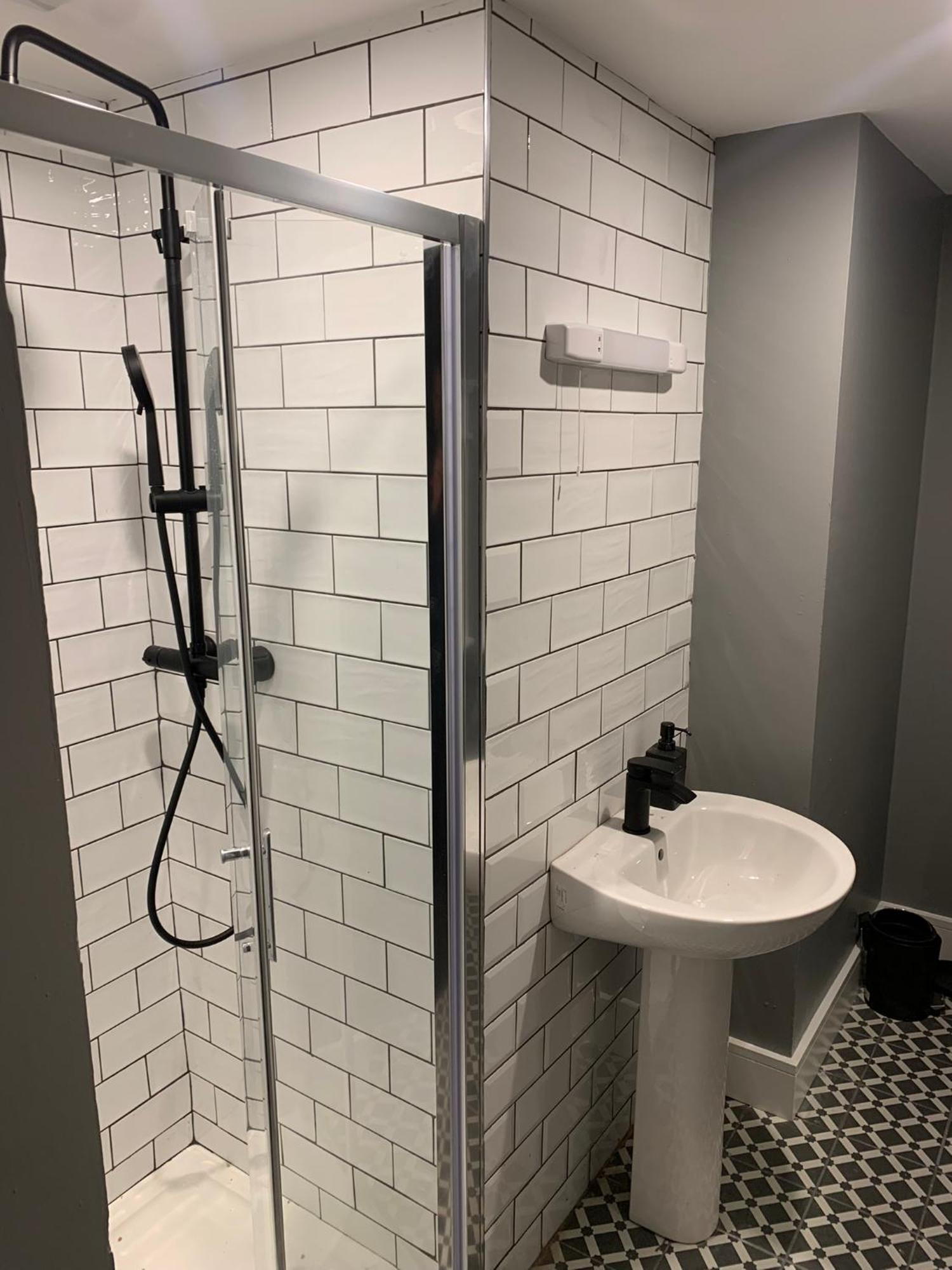 Twelve - Boutique -galway Centre -6 Bed En-suite - Free Parking Galway