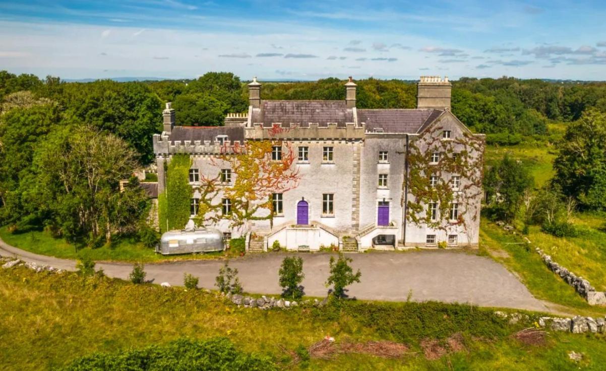 Country house Cregg Castle *