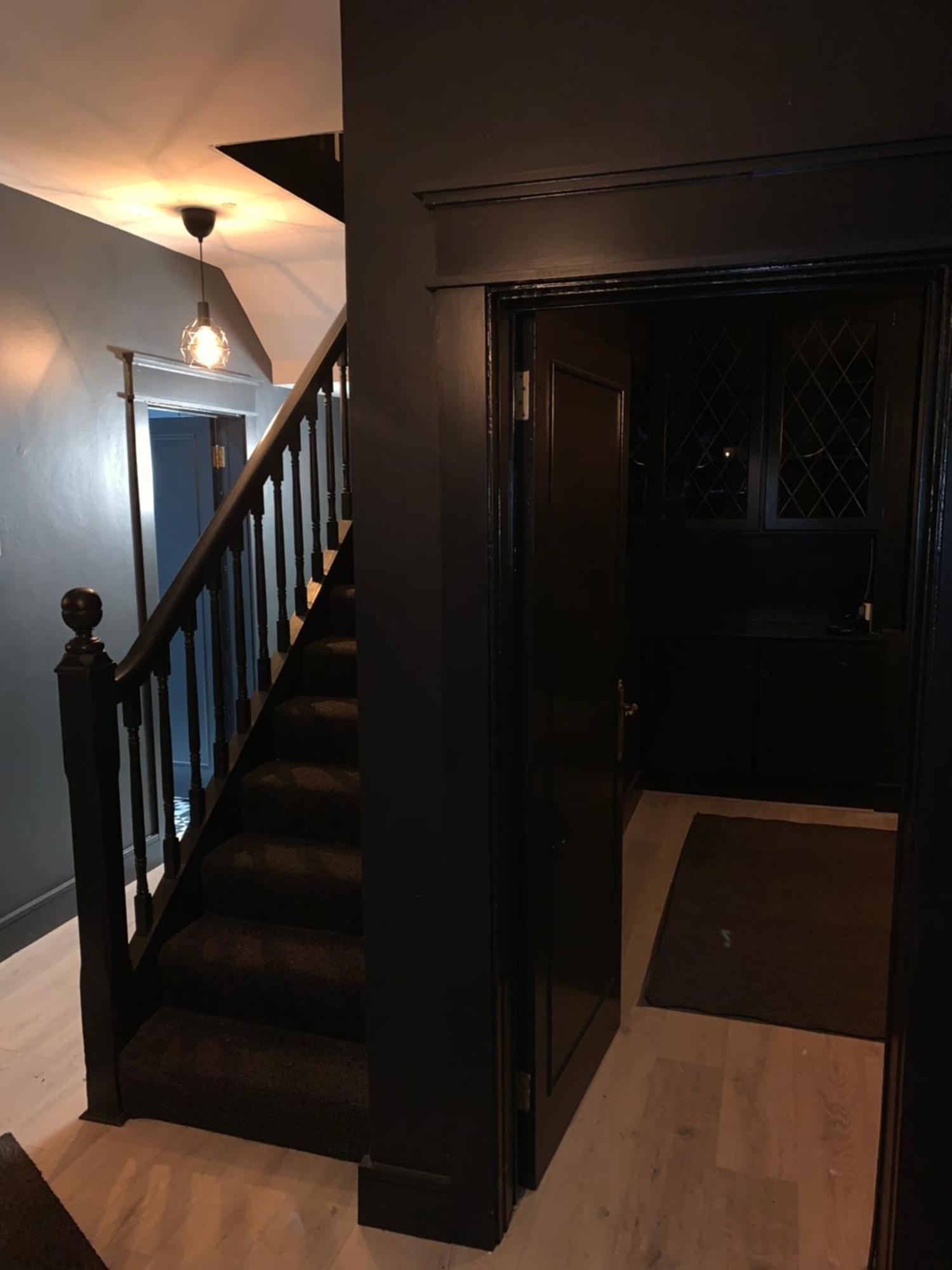 - No 12 -new Boutique - Fully Renovated December 2023 - - 6 Bedrooms - 6 En Suites Free Parking