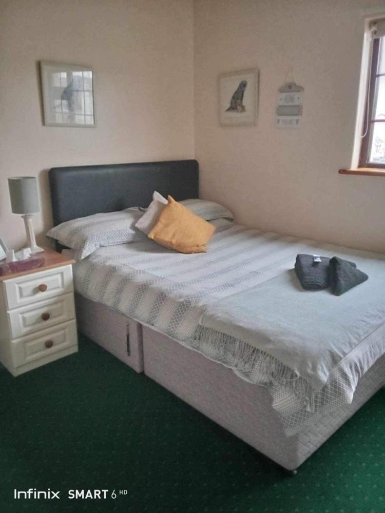 Edwards Cosy * Galway