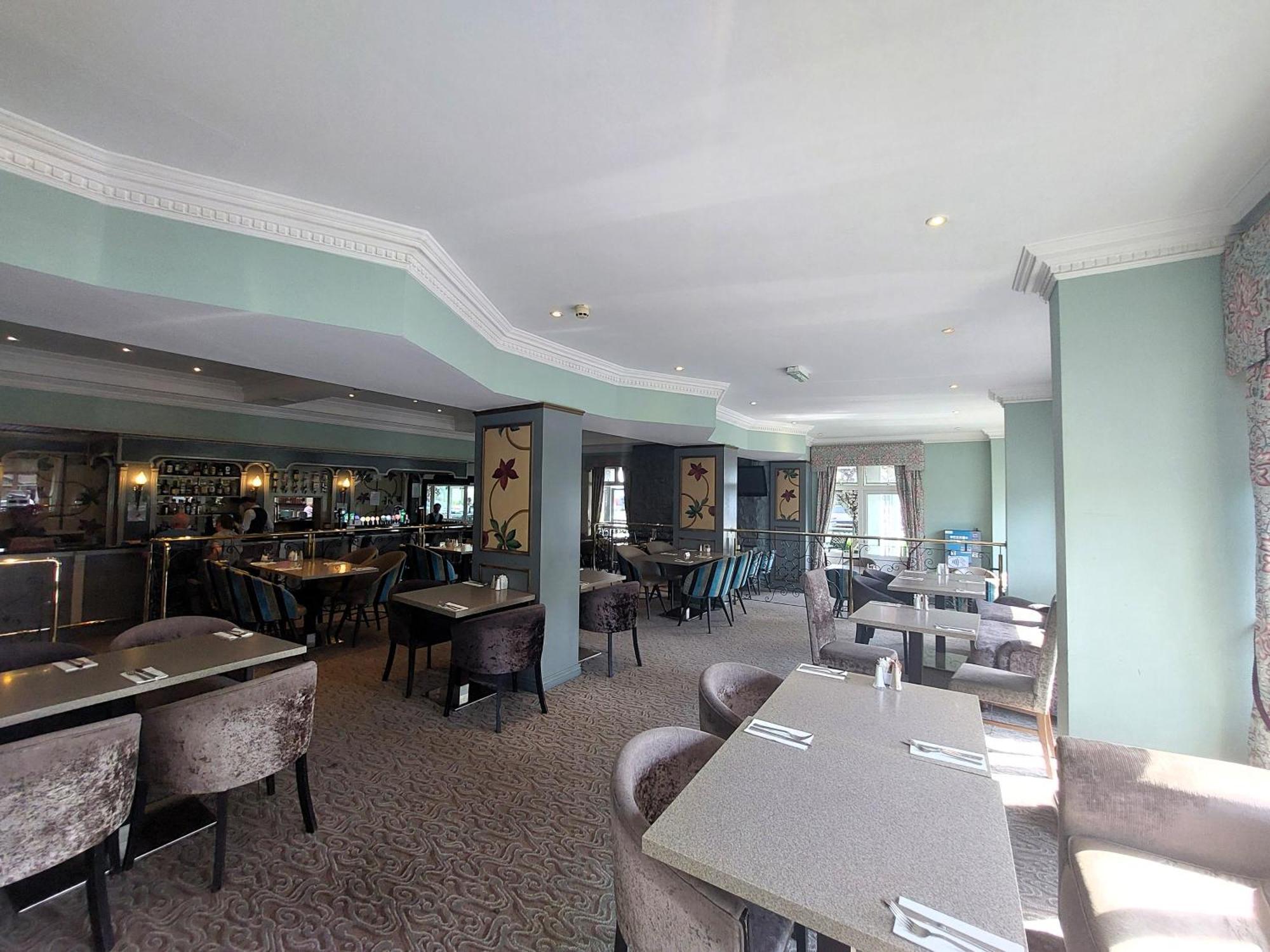 Hotel Flannery's