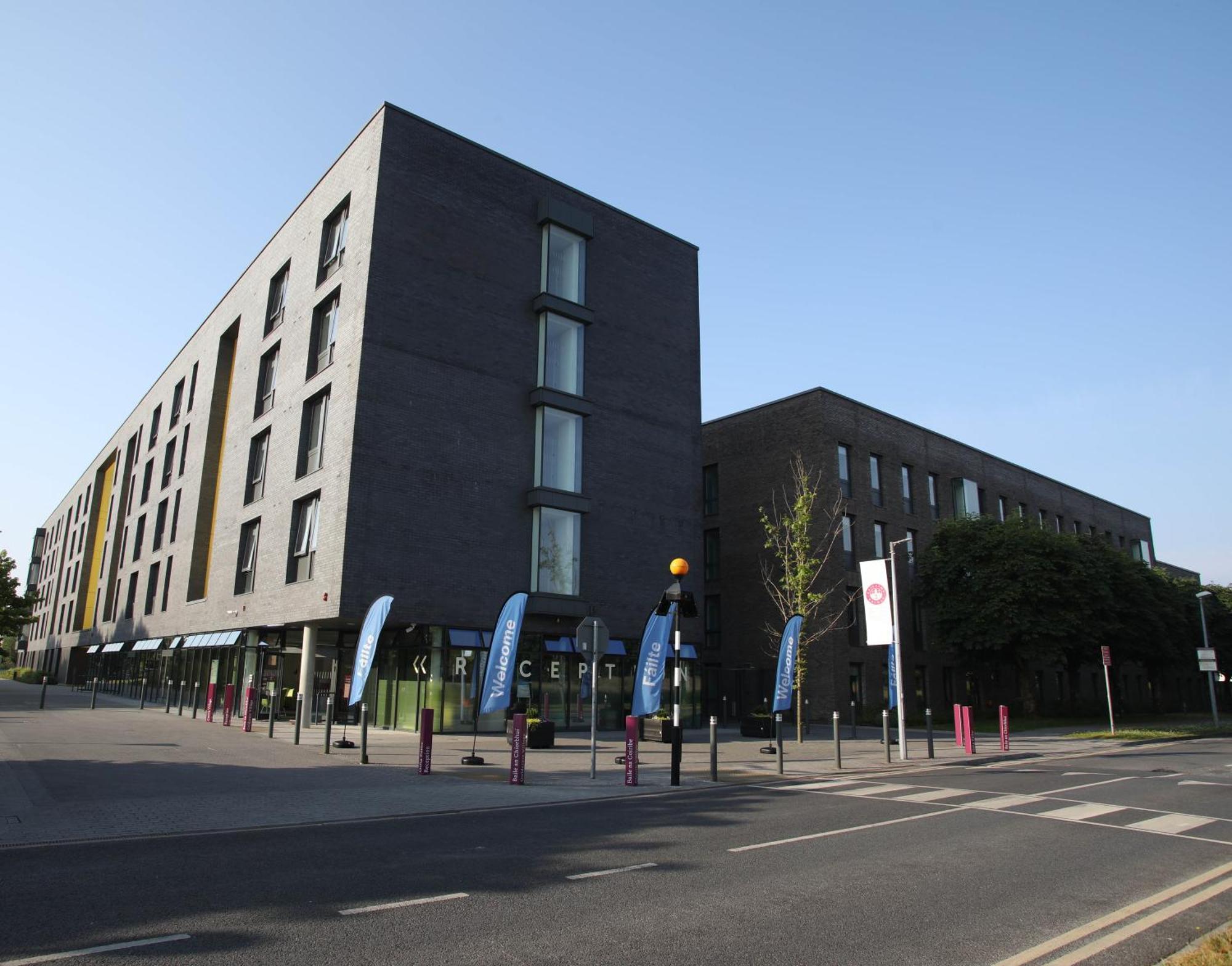 Goldcrest Village University Of Apartment
