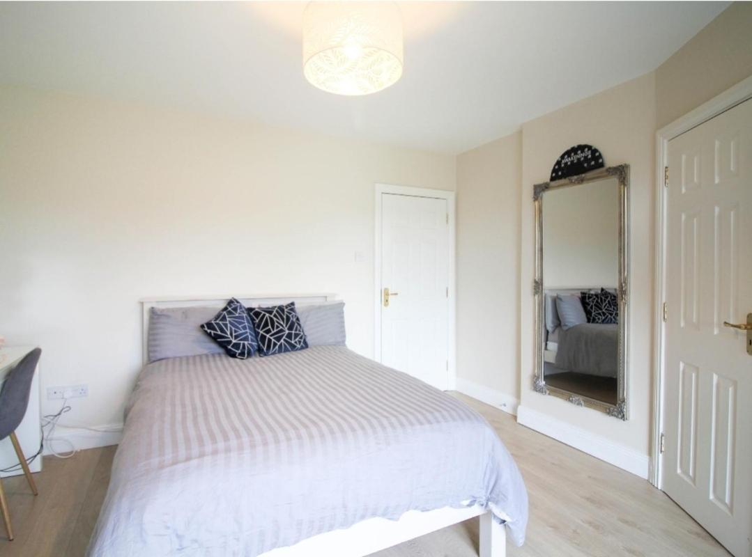 Stylish Spacious 4 Bedroom House Galway