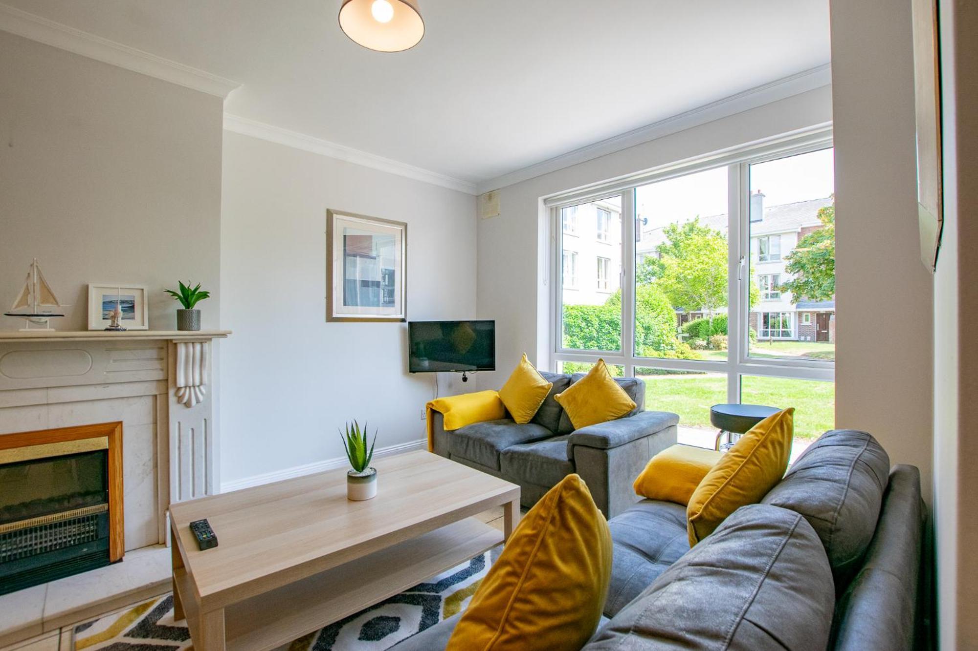 Holiday home 66 - Large Townhouse By Shortstays