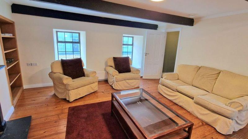 8 Bedroom Townhouse Apartment *