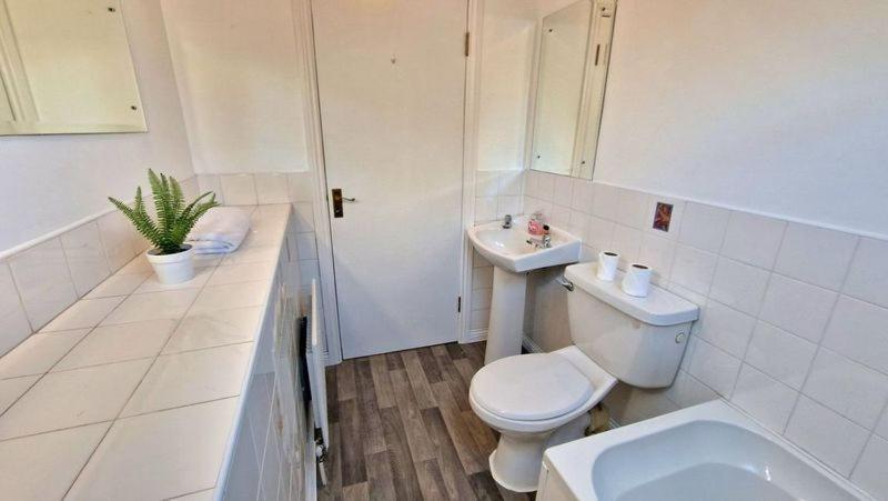 Apartment 8 Bedroom Townhouse