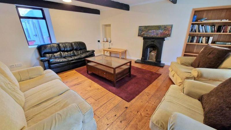 8 Bedroom Townhouse Apartment