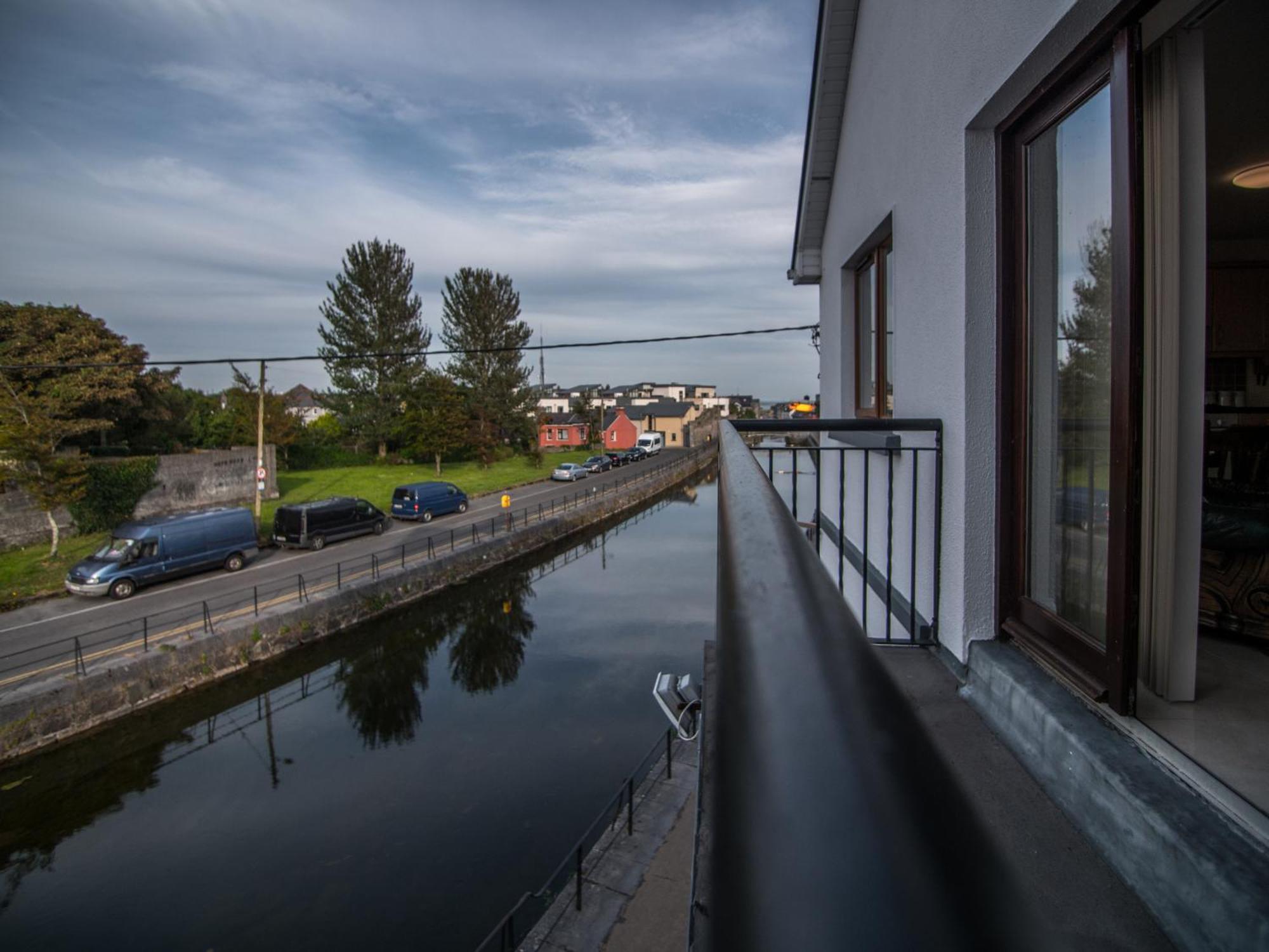 Aparthotel Donegan Court 3*