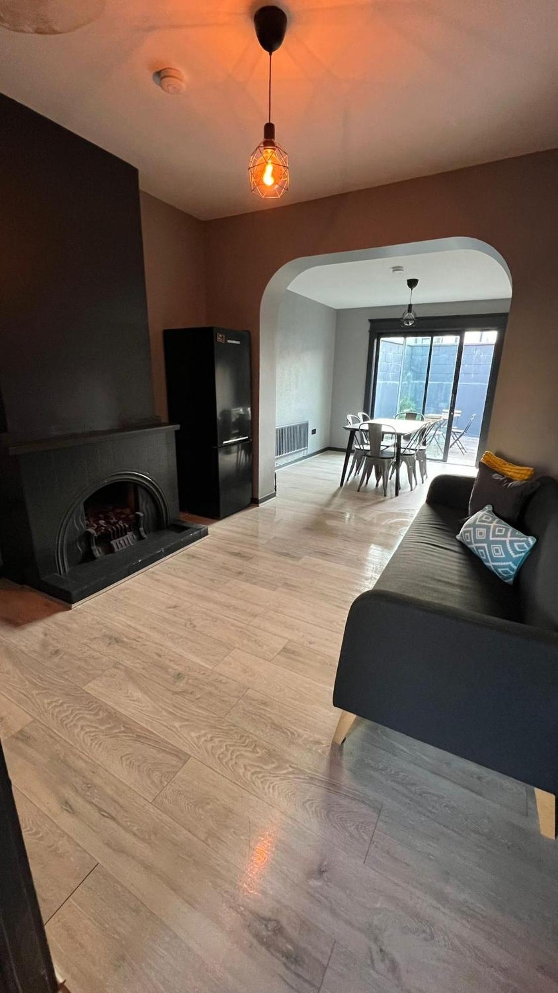 Twelve - Boutique -galway Centre -6 Bed En-suite - Free Parking Galway