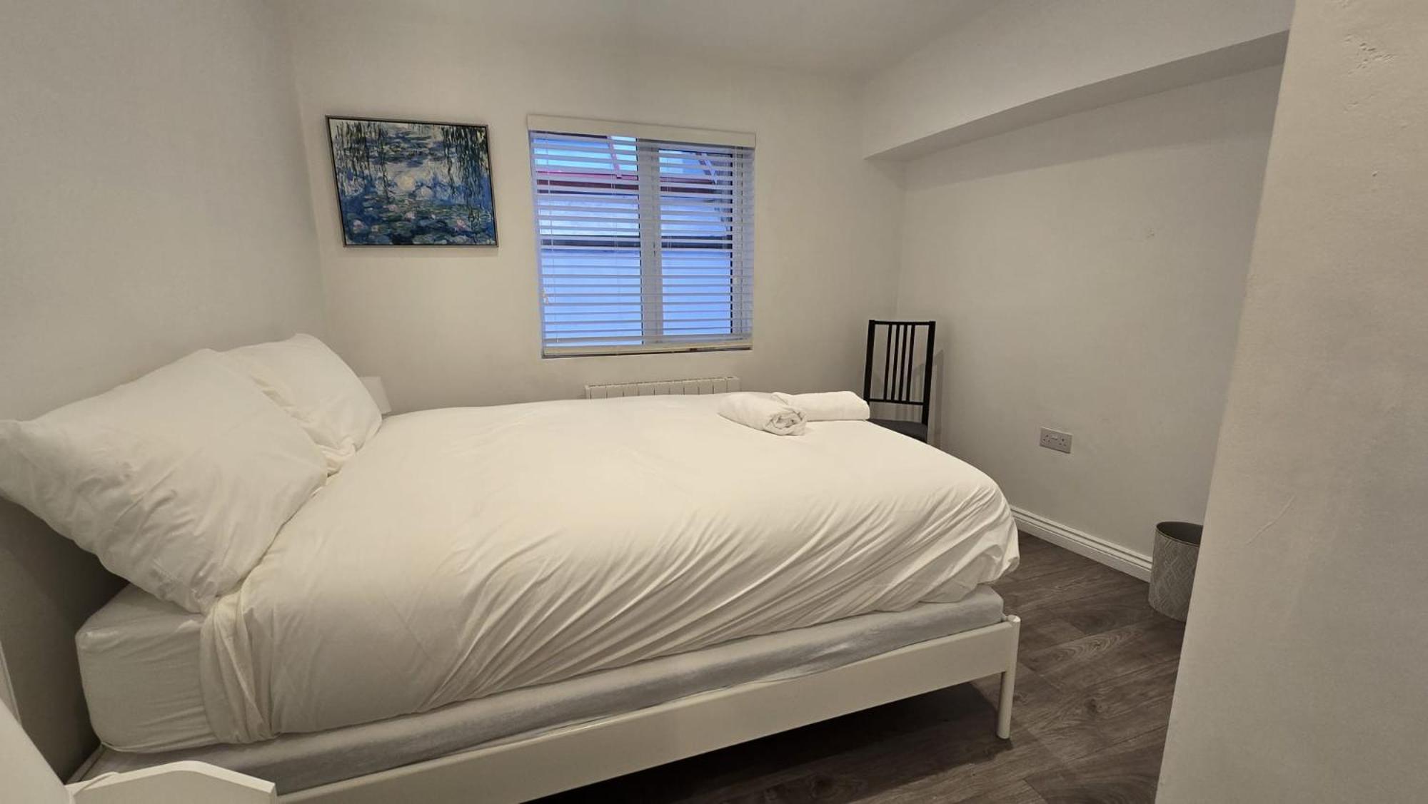 & Stylish, Two Bed, Two Bath *