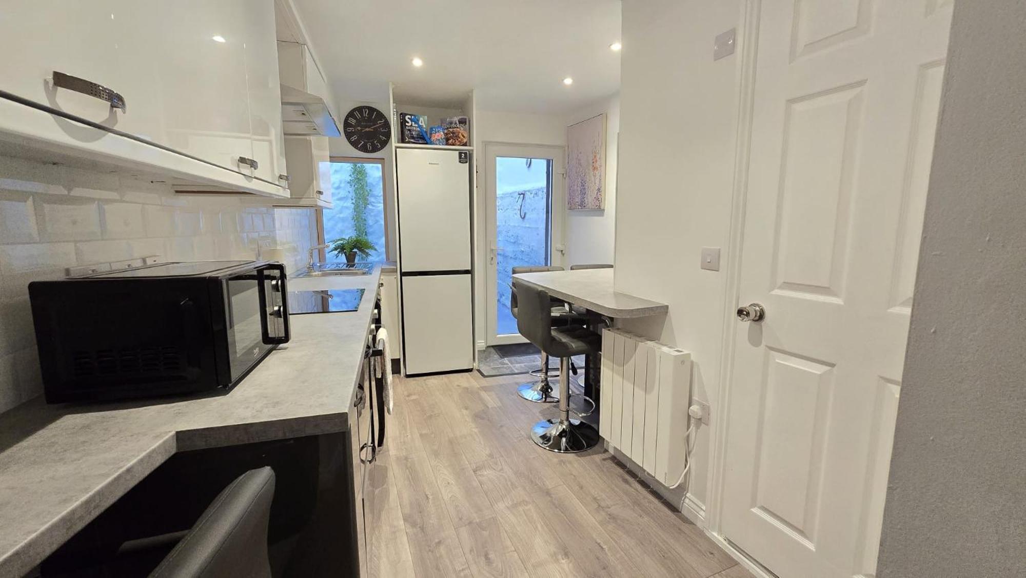 & Stylish, Two Bed, Two Bath * Galway