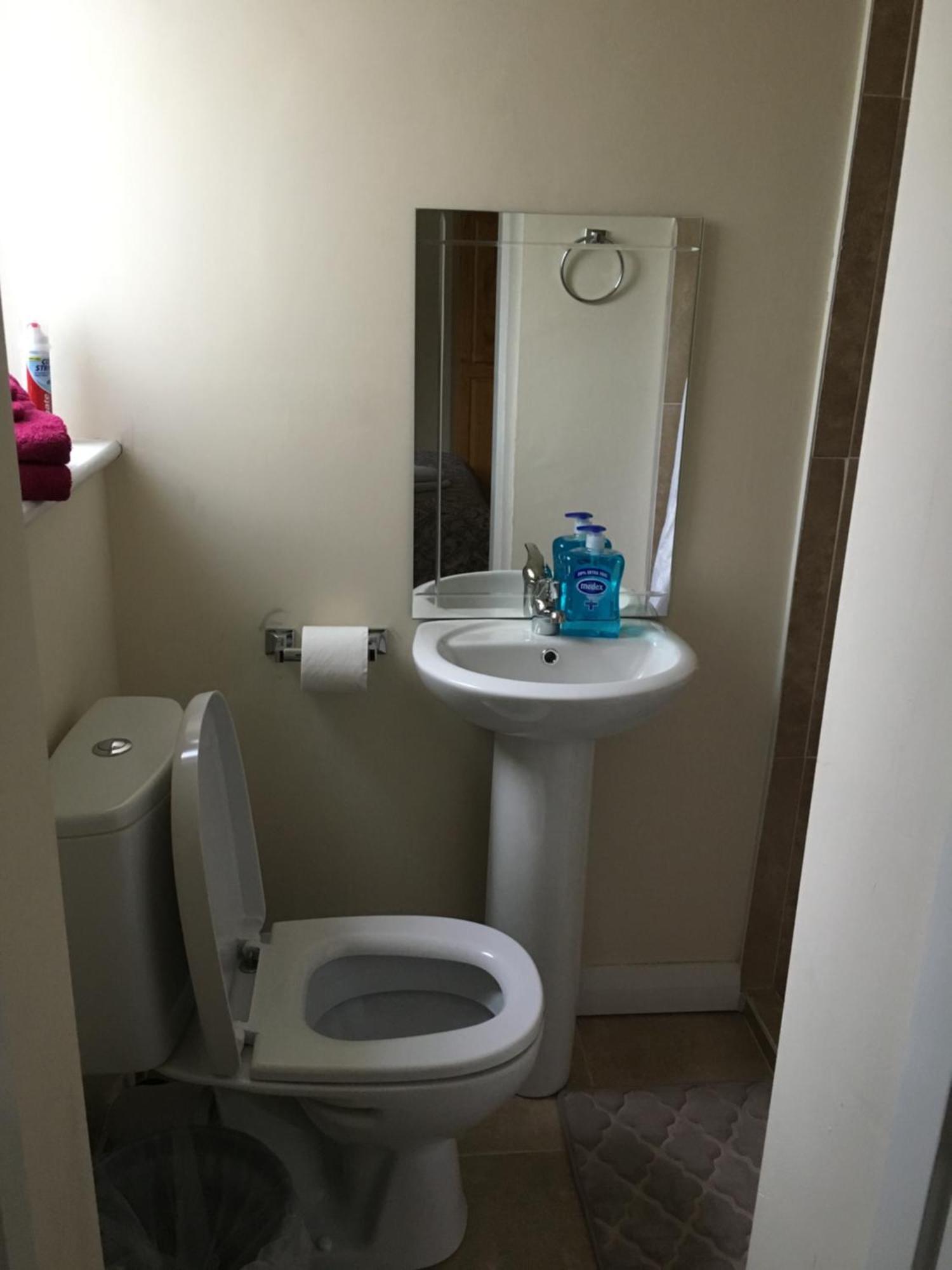 Private Double & Twin Rahoon Homestay *