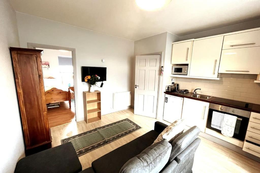 Apartment Centrally Located Two Bed - Sleeps Four