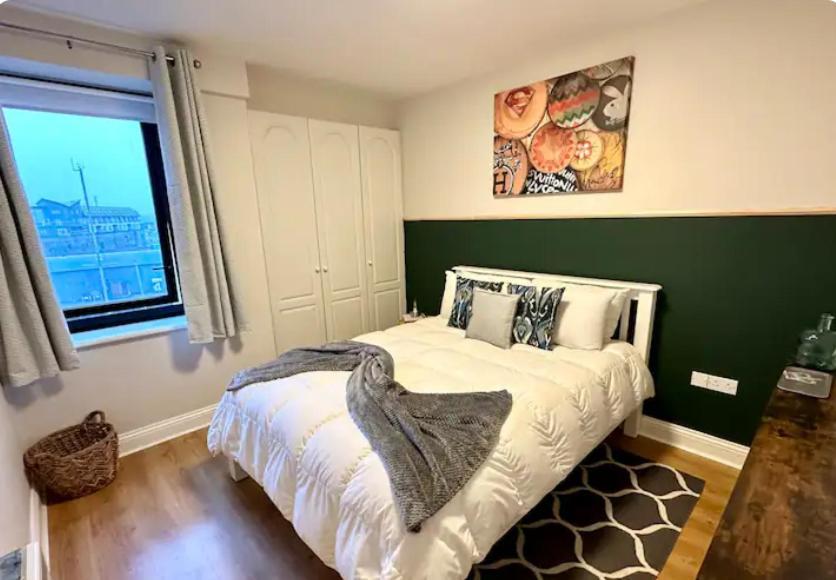 Centre Dockside - 2 Bed, 2 Bath